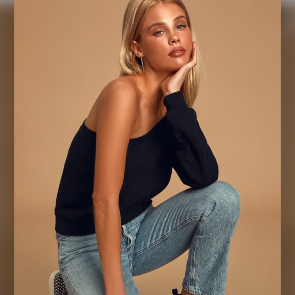 Lulus one shoulder sweatshirt